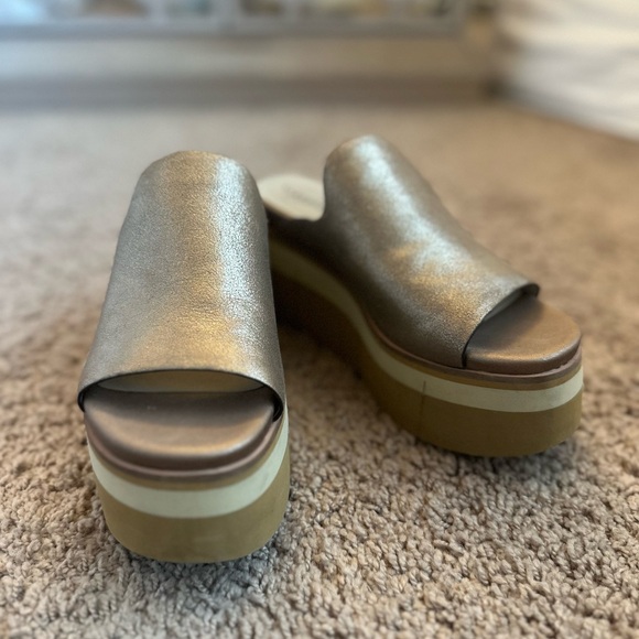 Naked Feet Flow Platform Sandal - Picture 3 of 3